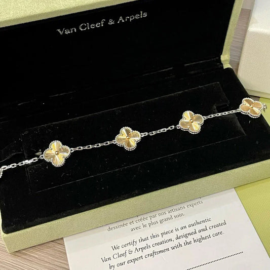 [Royal Jewelry]CLOVER 5 MOTIFS CHRISTMAS LIMITED EDITION BRACELET