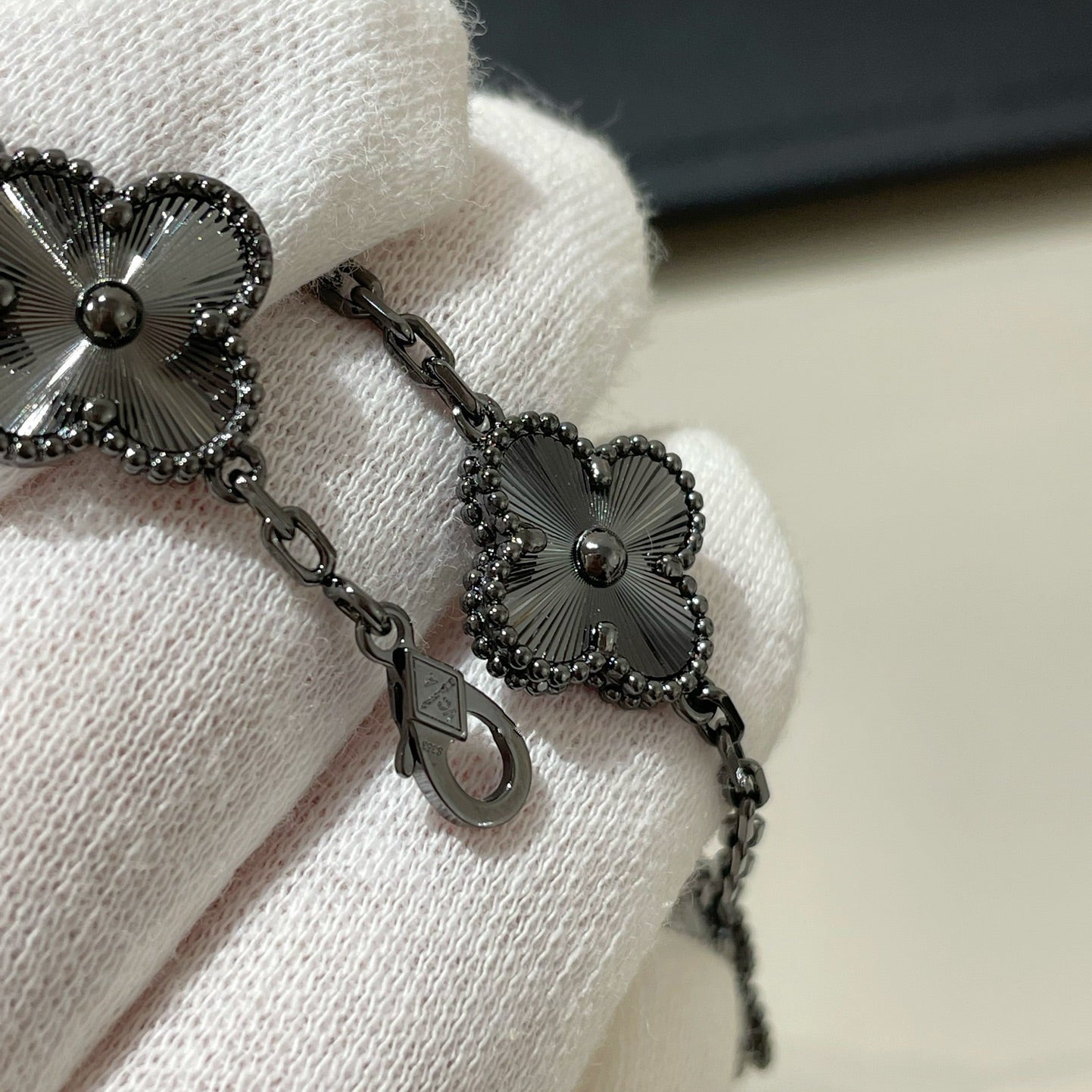[Royal Jewelry]CLOVER 5 MOTIF BLACK BRACELET