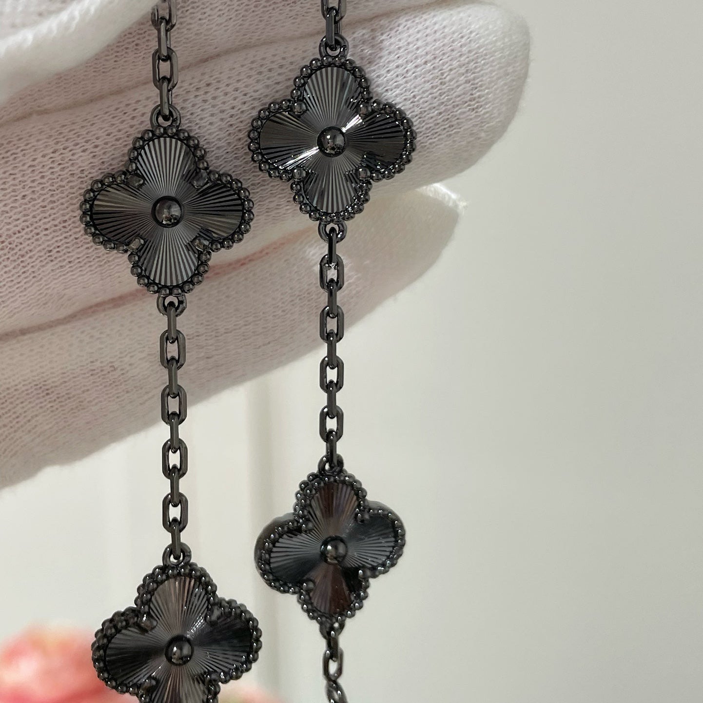 [Royal Jewelry]CLOVER 5 MOTIF BLACK BRACELET
