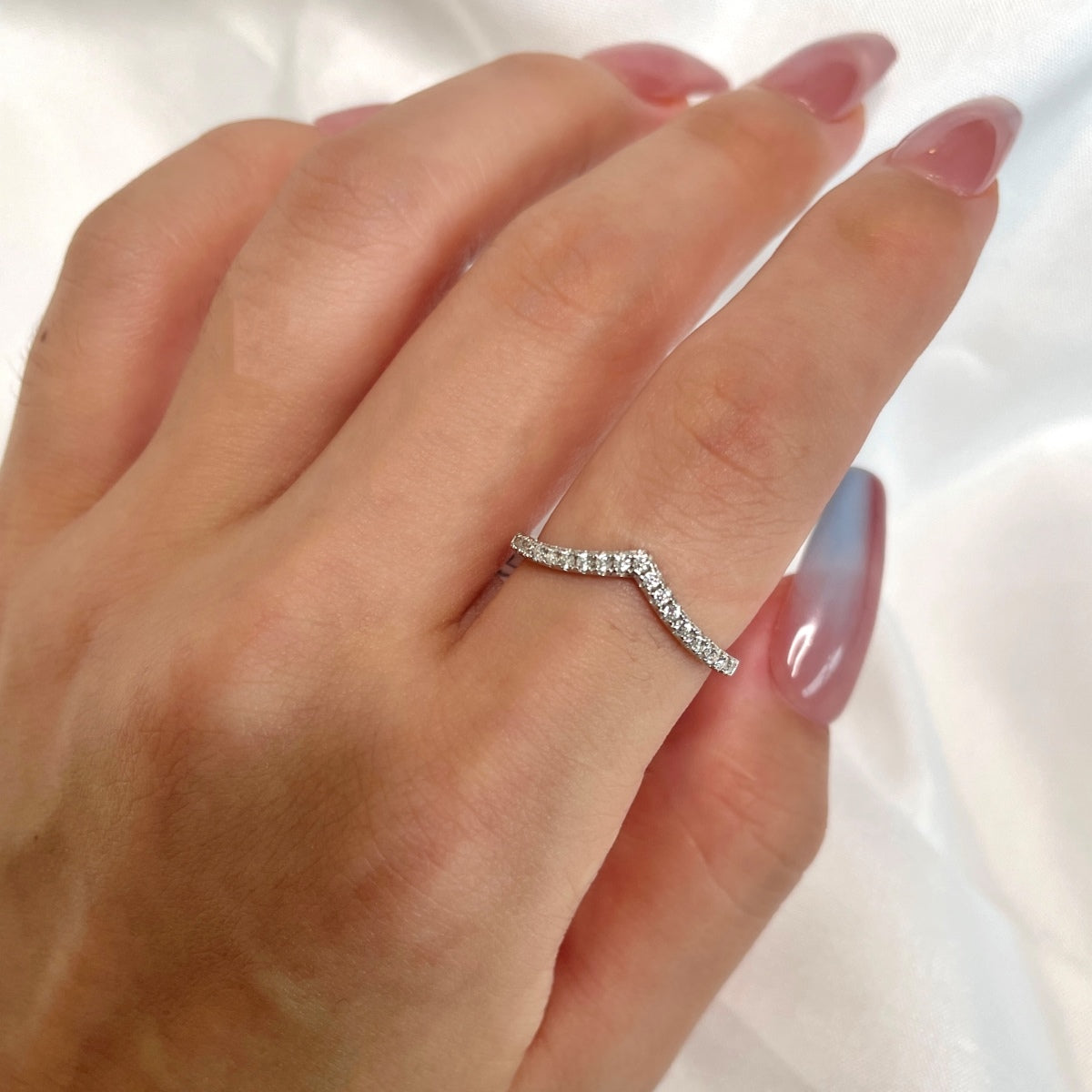 [Royal Jewelry]Elaborate Tennis Band Ring
