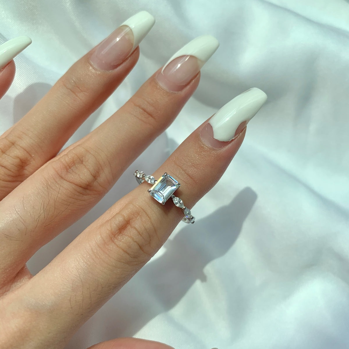 [Royal Jewelry]1.0 Carat Dainty Resplendent Radiant Cut Daily Ring
