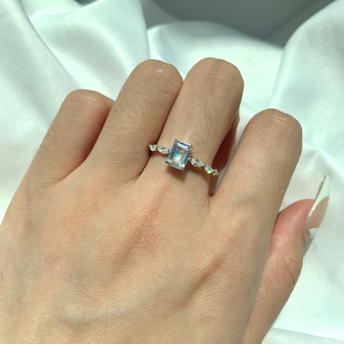 [Royal Jewelry]1.0 Carat Dainty Resplendent Radiant Cut Daily Ring