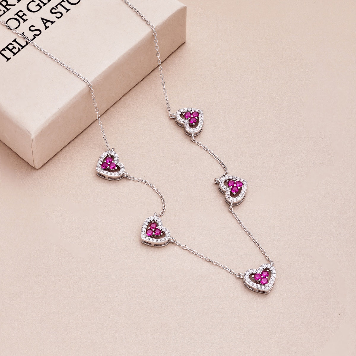 [Royal Jewelry]Sparkling Five Heart Necklace