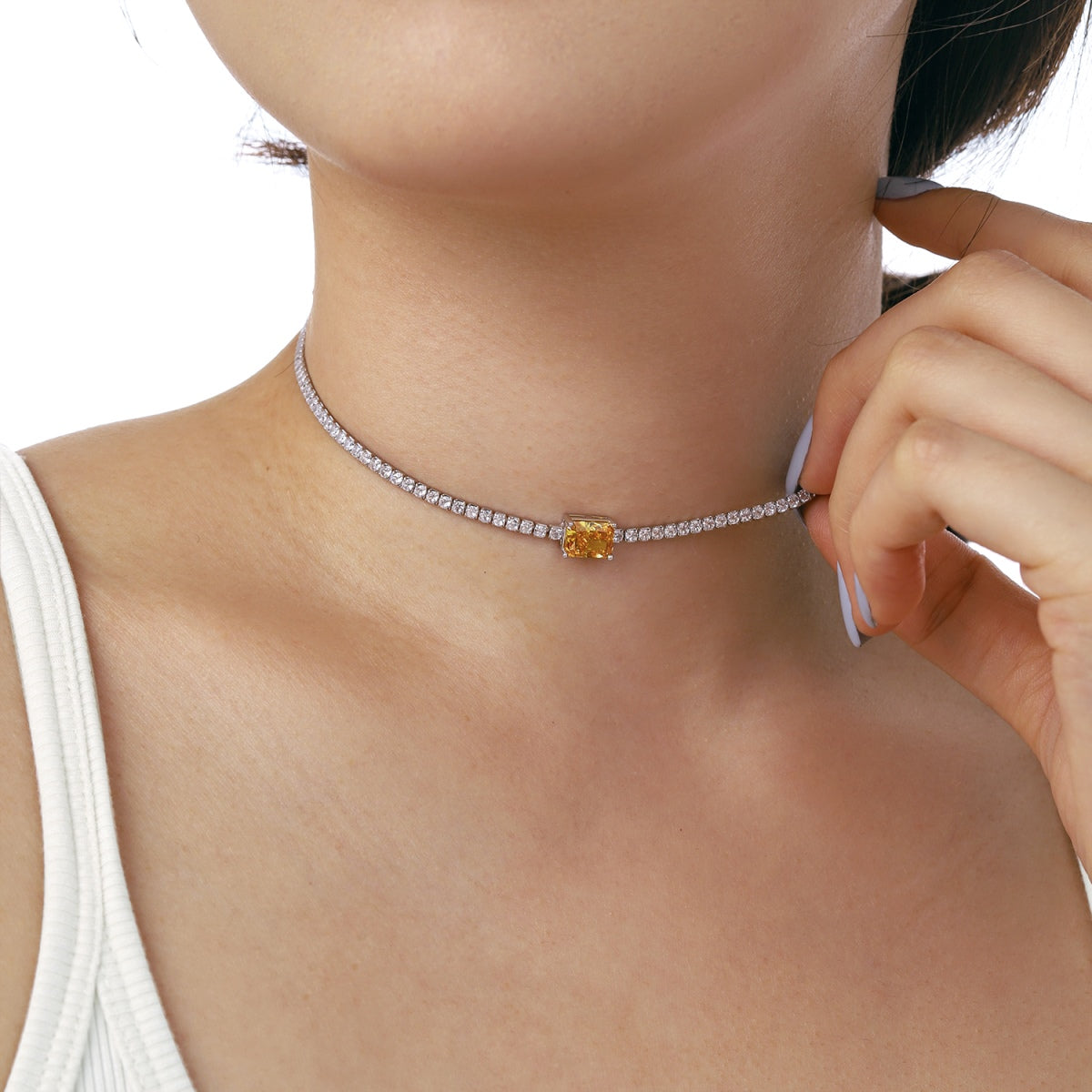 [Royal Jewelry]2.0 carat Ornate Emerald Cut Necklace