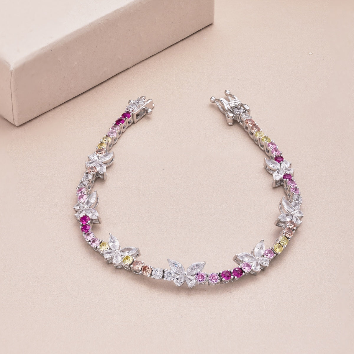 [Royal Jewelry]Ornate Colorful Butterfly Shape Round Cut Daily Bracelet