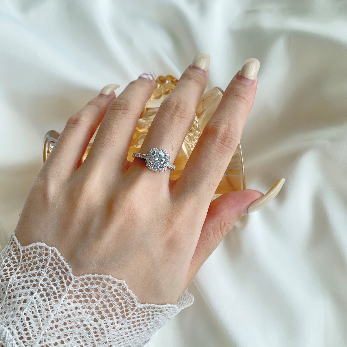 [Royal Jewelry]Dazzling Resplendent Round Cut Wedding Ring