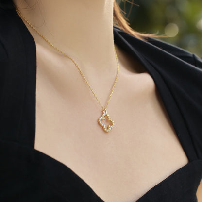 [Royal Jewelry]Four-Leaf Clover Hollow Design Exquisite Necklace