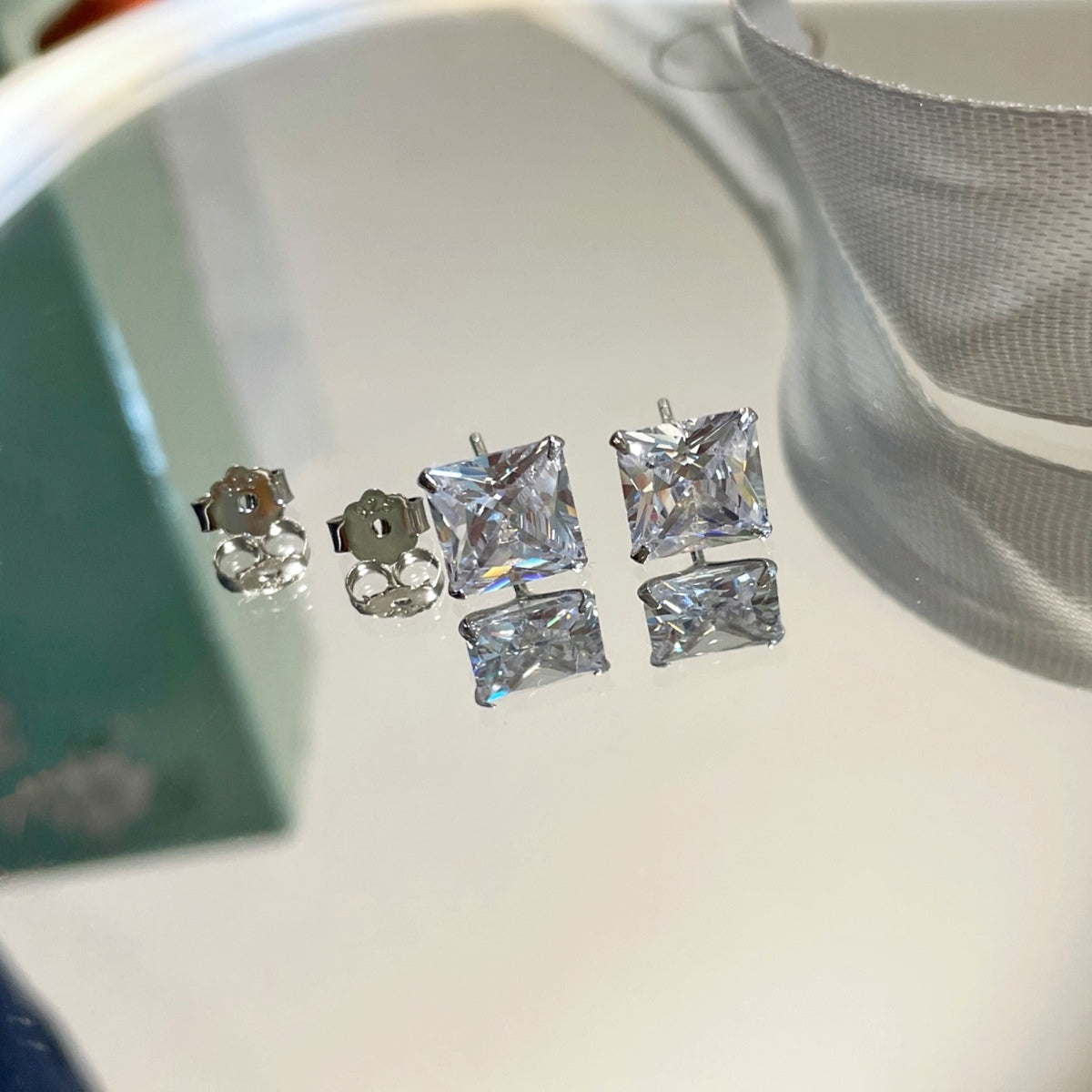 [Royal Jewelry]Ornate Square Shape Earrings