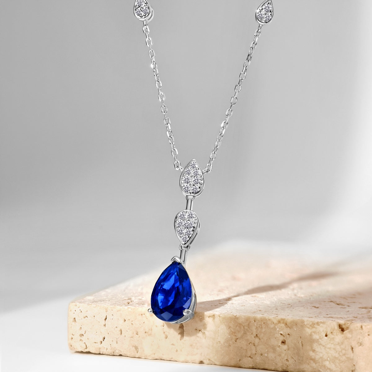 [Royal Jewelry]Dazzling Pear Cut Necklace