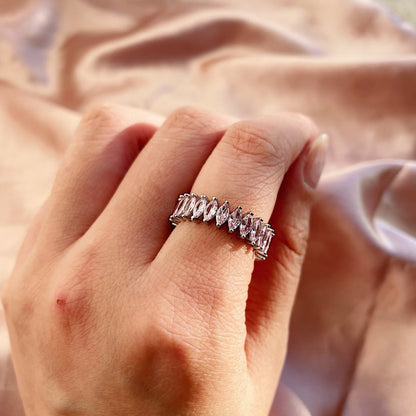 [Royal Jewelry]Gorgeous Marquise Cut Tennis Ring