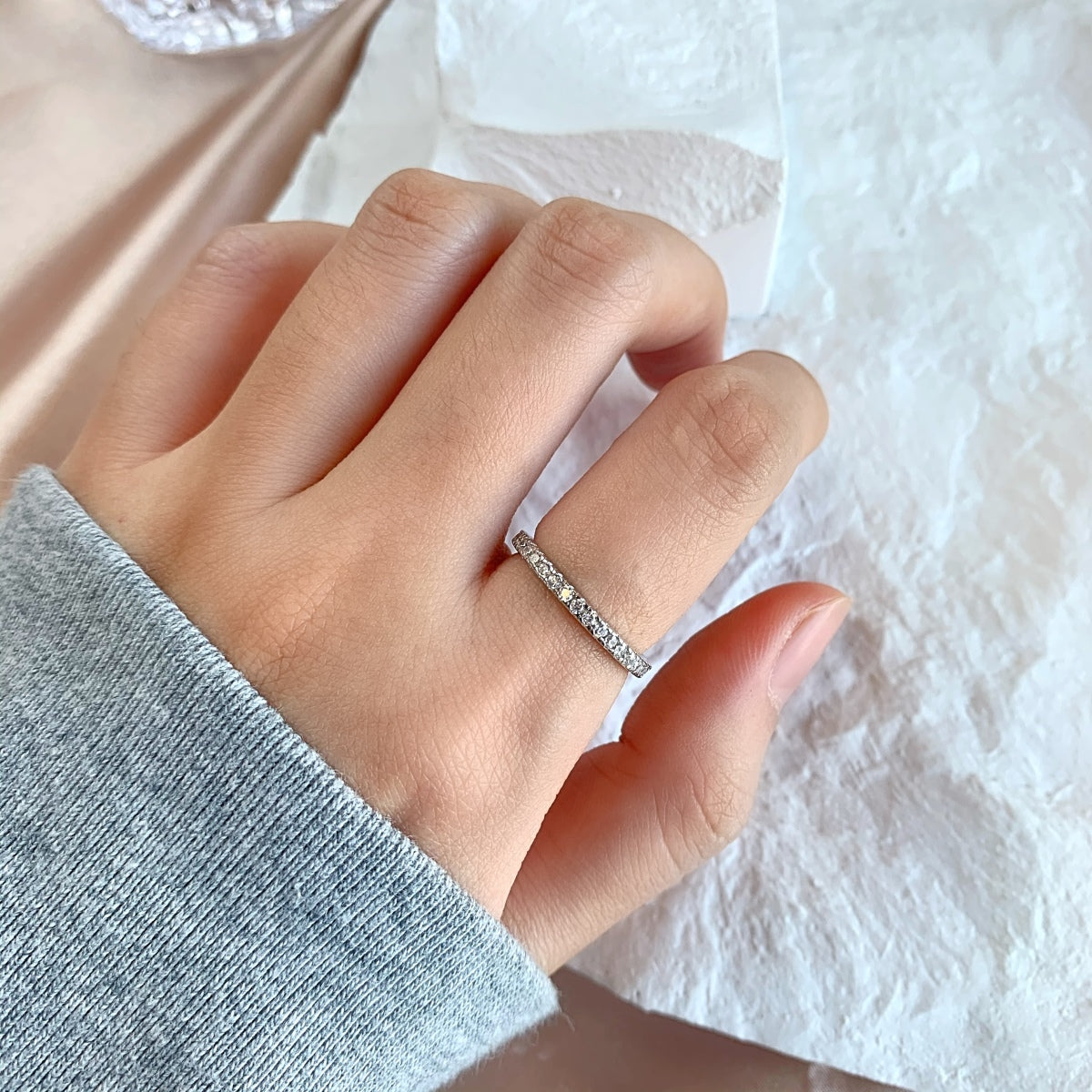 [Royal Jewelry]Delicate Sparkling Round Cut Daily Ring