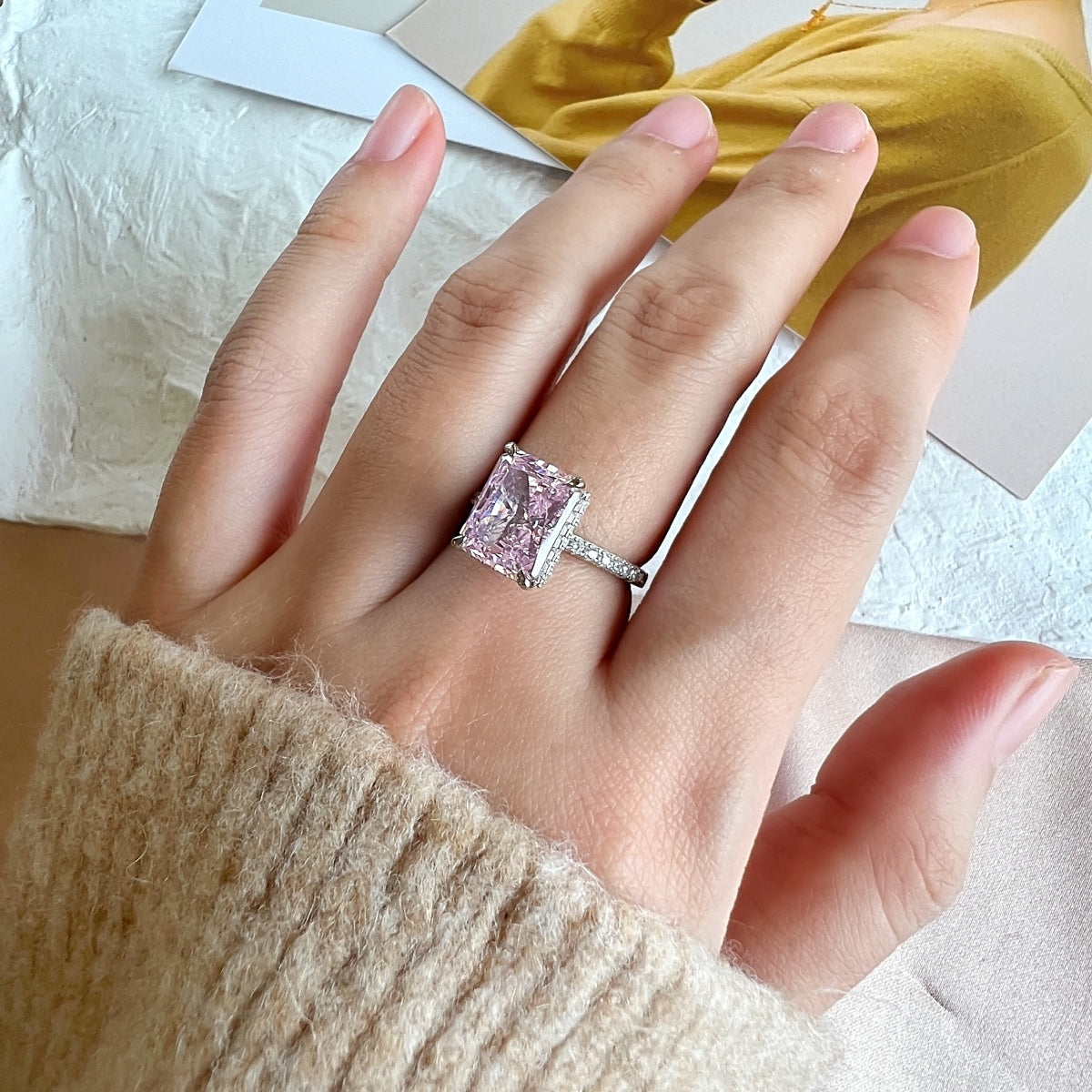 [Royal Jewelry]4.0 Carat Luxurious Engagement Ring