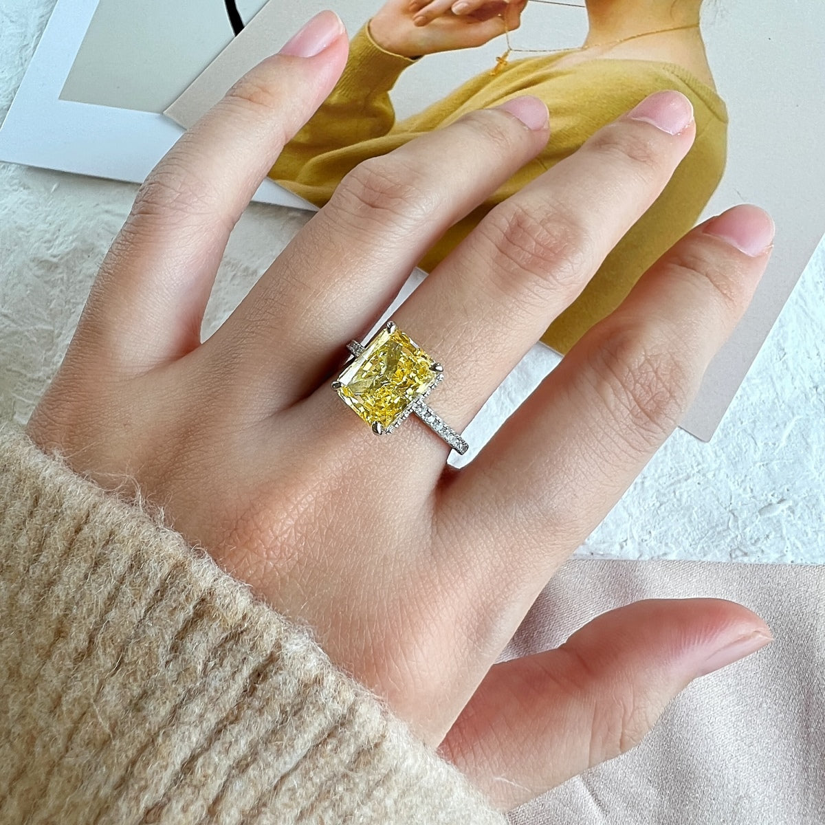 [Royal Jewelry]4.0 Carat Luxurious Engagement Ring
