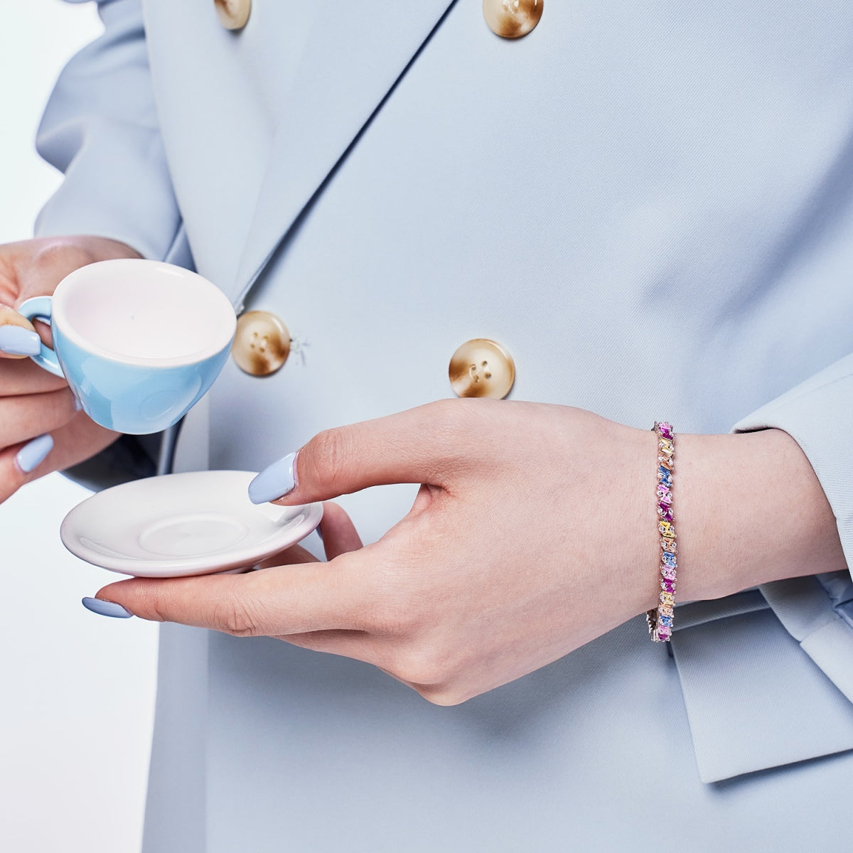 [Royal Jewelry]Ornate Sparkling Multi Cut Party Bracelet