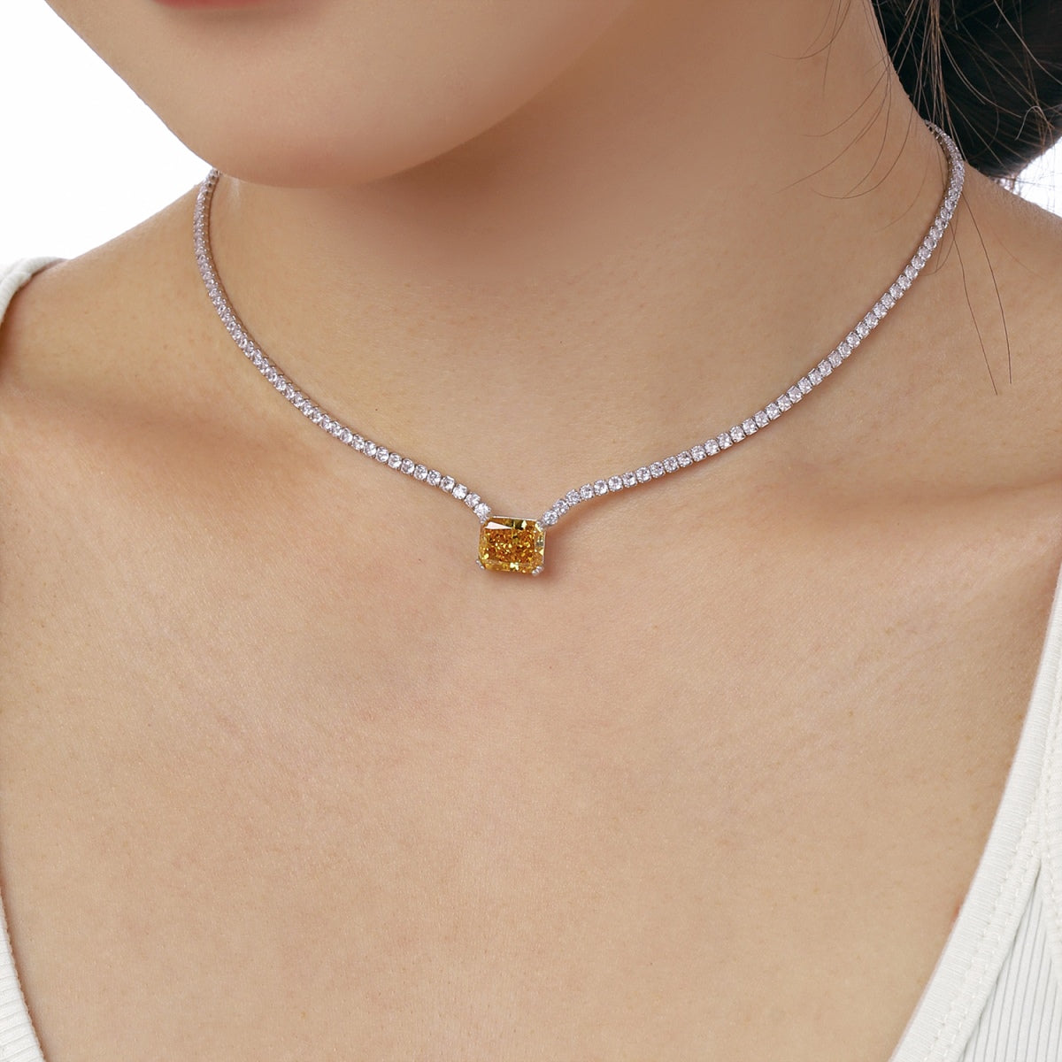 [Royal Jewelry]4.0 Carat Elegant Radiant Cut Necklace