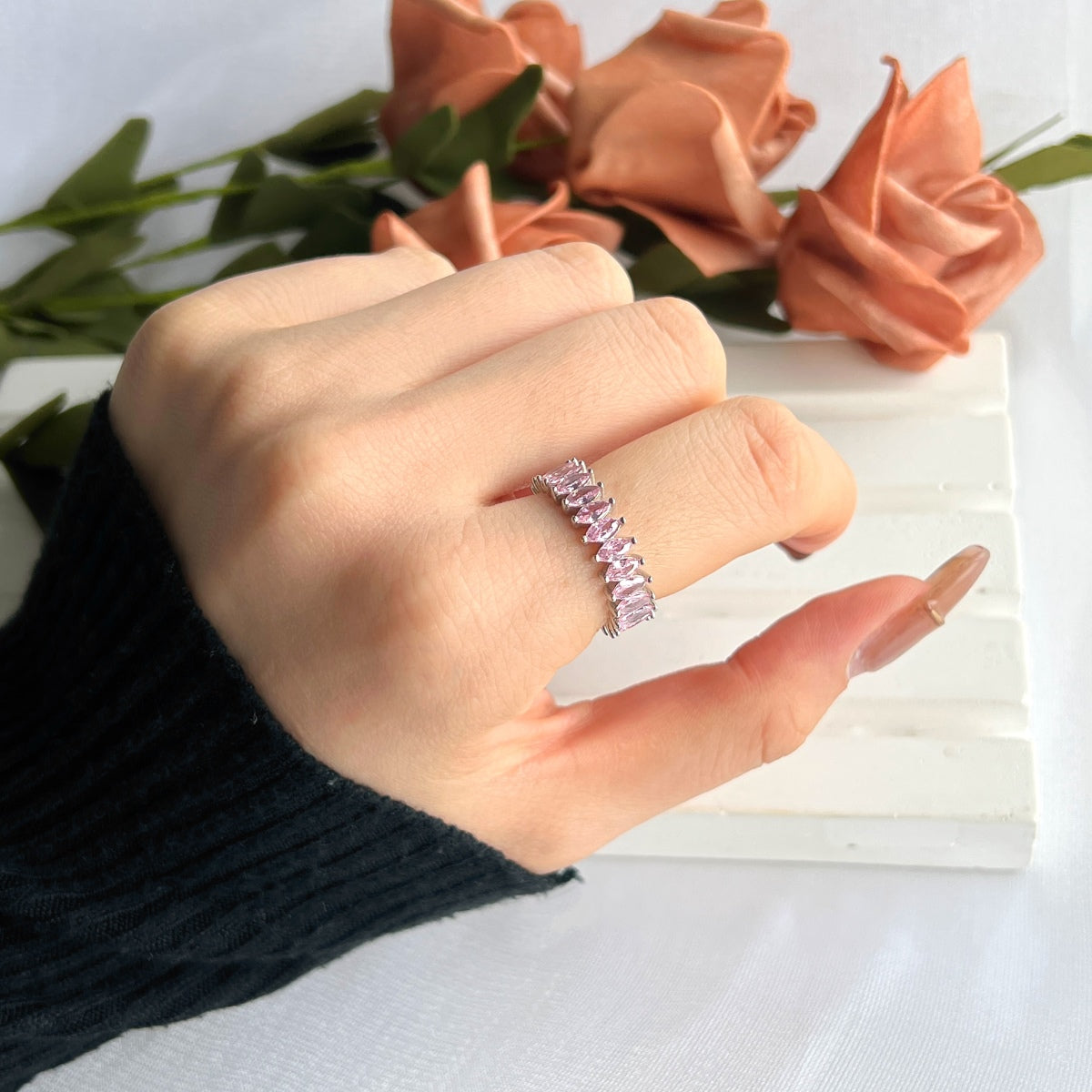 [Royal Jewelry]Gorgeous Marquise Cut Tennis Ring