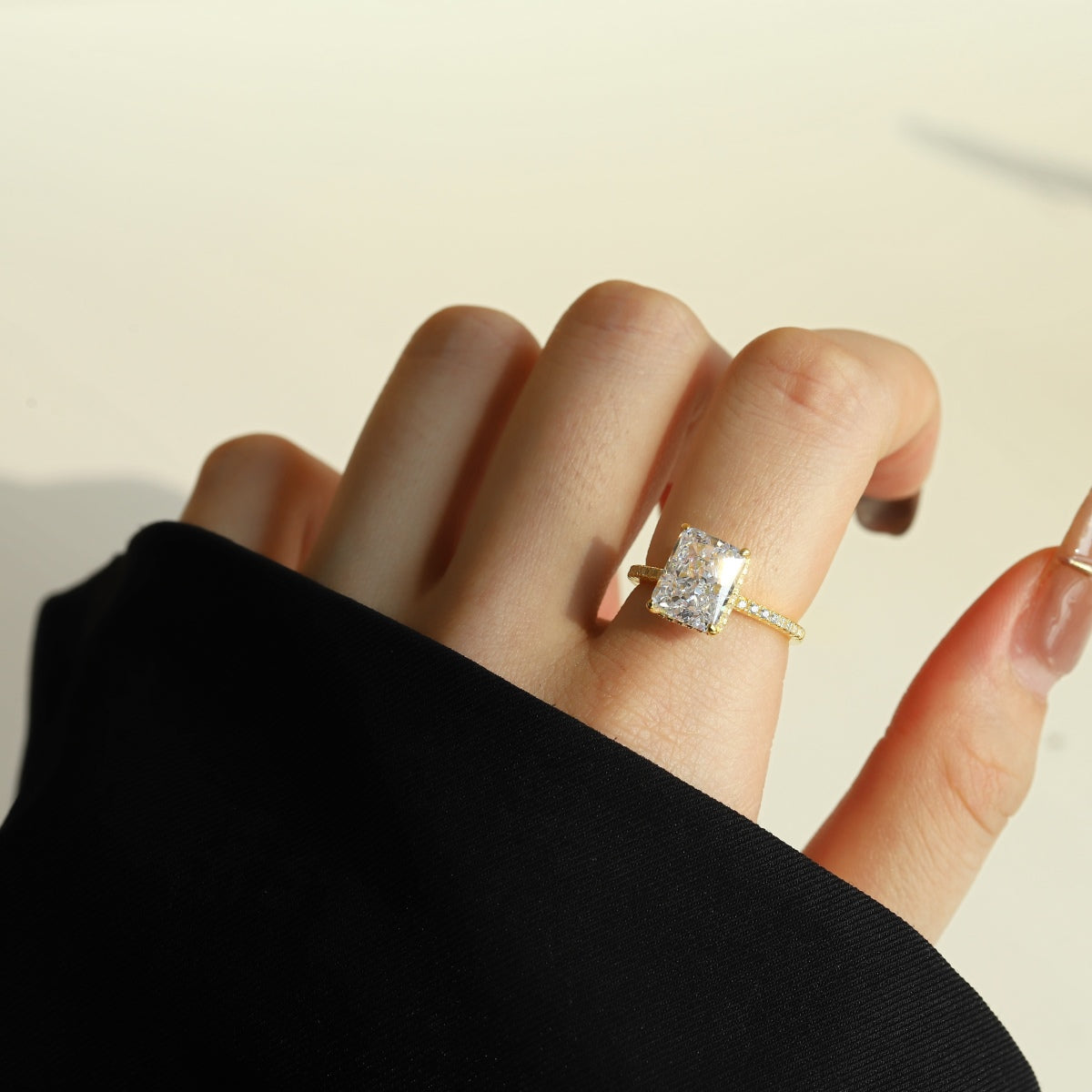 [Royal Jewelry]4.0 Carat Luxurious Engagement Ring