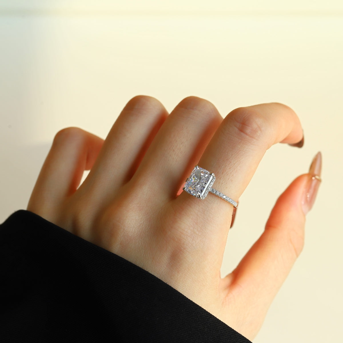 [Royal Jewelry]4.0 Carat Luxurious Engagement Ring