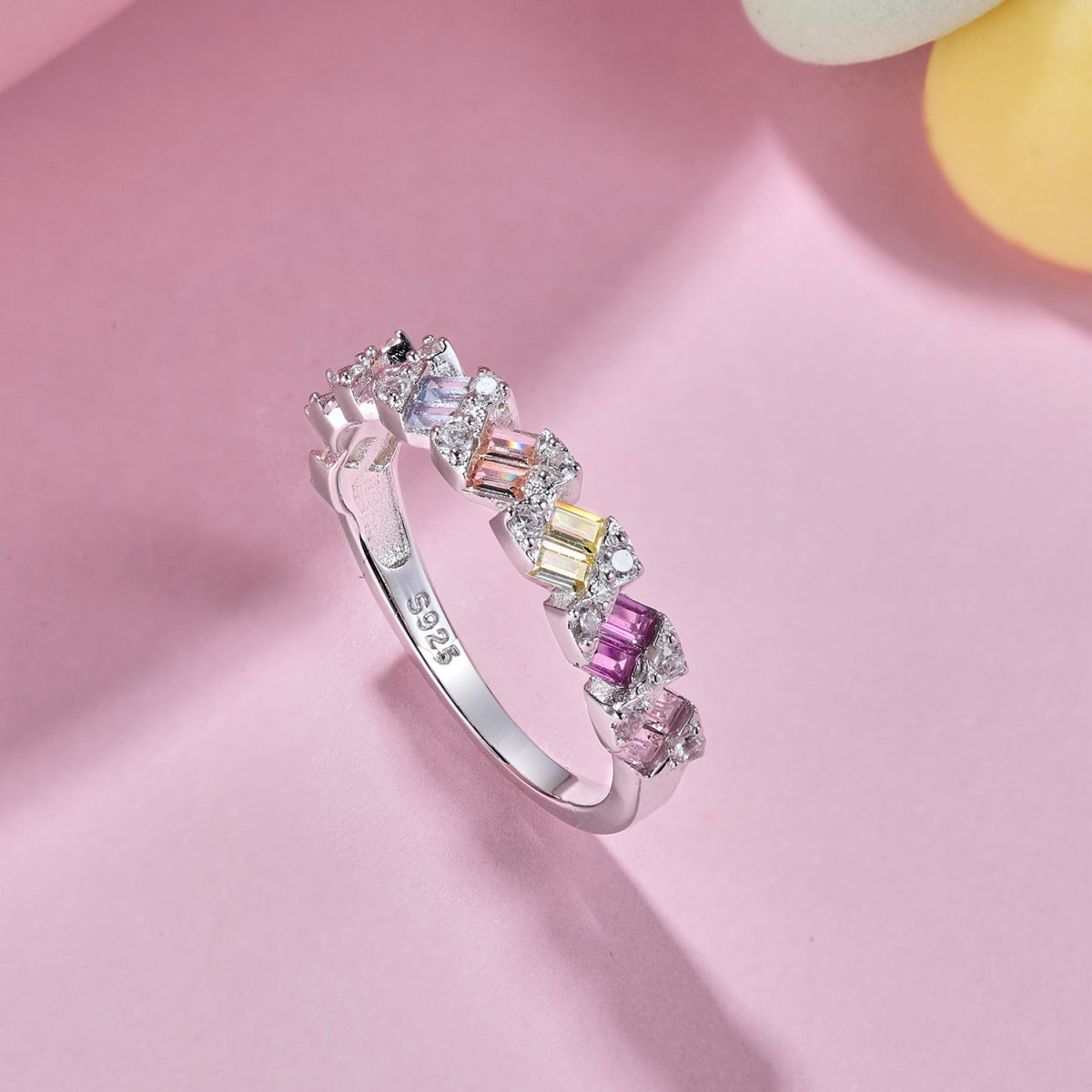 [Royal Jewelry]Delicate Vibrant Emerald Cut Daily Ring