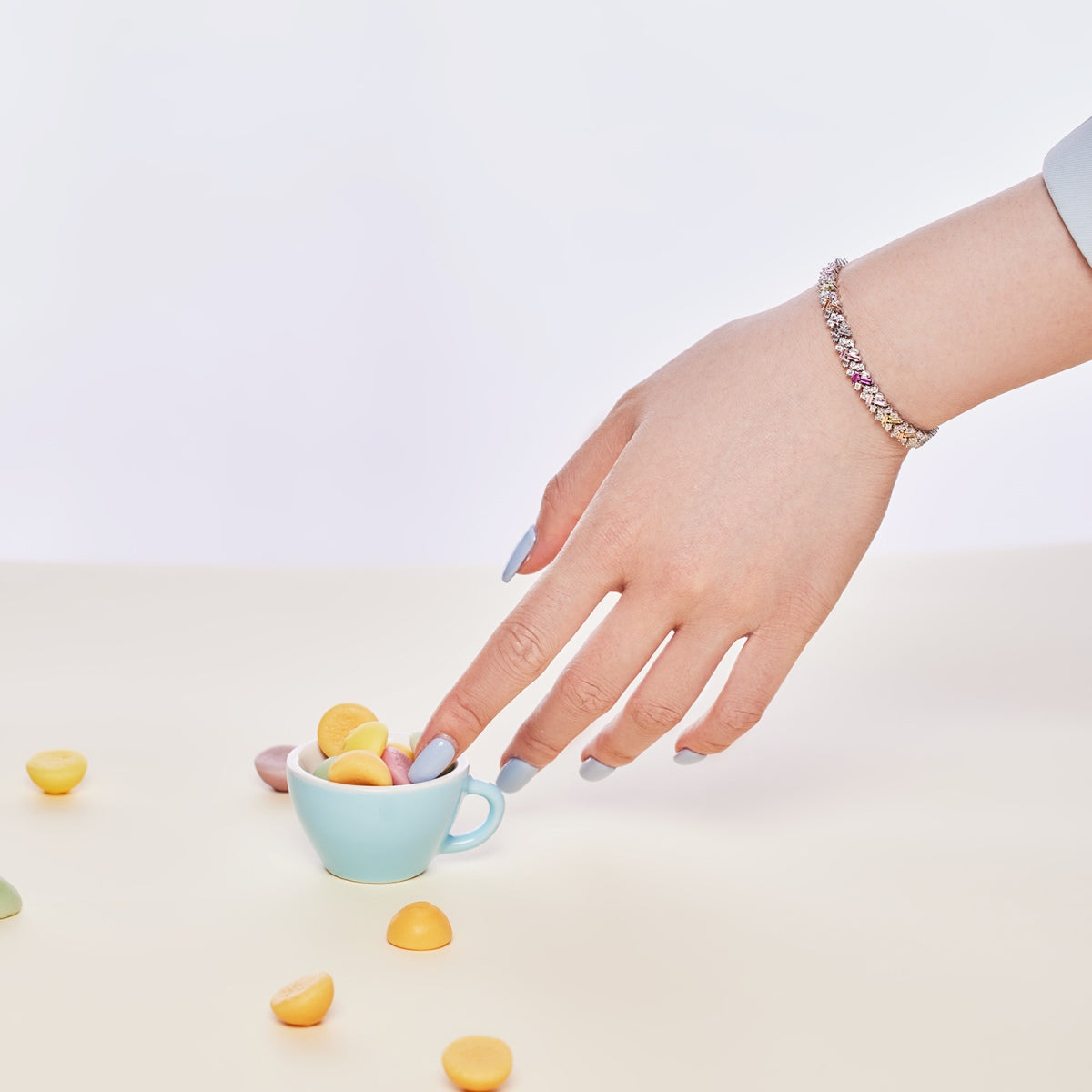 [Royal Jewelry]Dazzling Unique Multi Shape Daily Bracelet