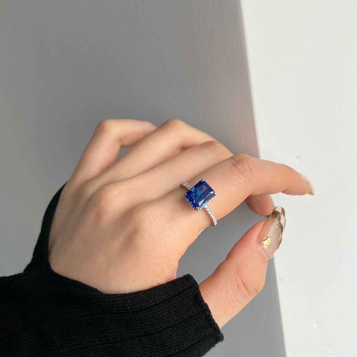 [Royal Jewelry]4.0 Carat Luxurious Engagement Ring