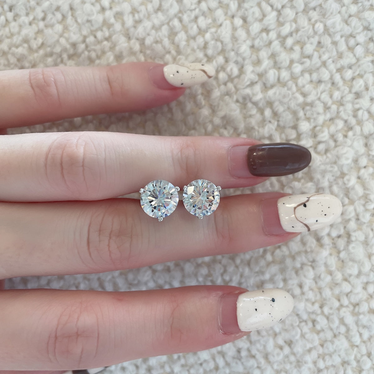 [Royal Jewelry]Dainty Round Shape Earrings
