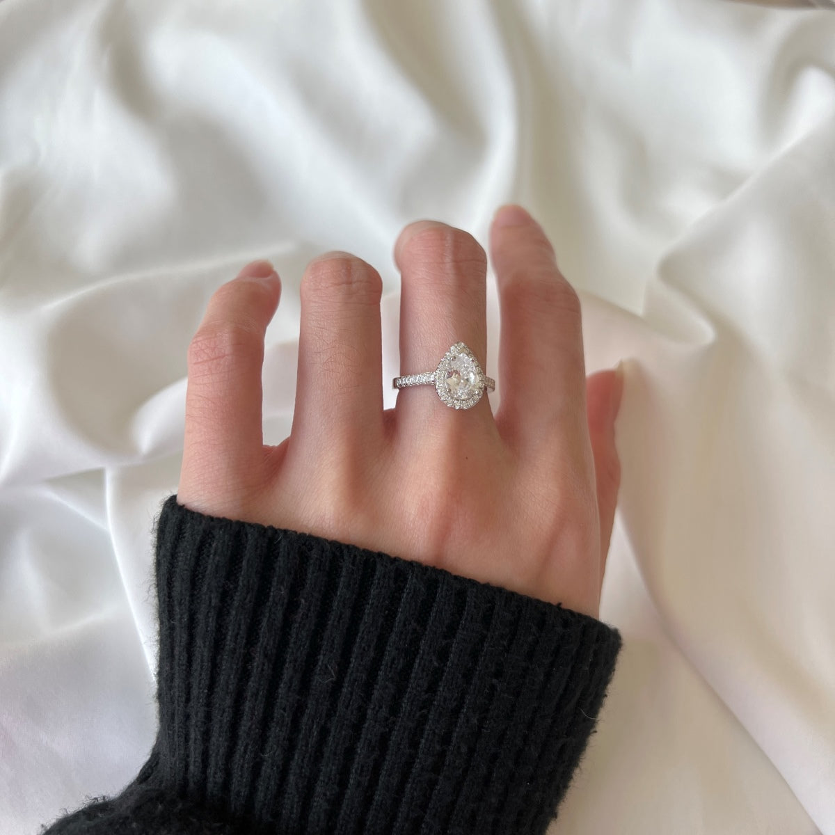 [Royal Jewelry]1.0 Carat Luxurious Resplendent Water Drop Shape Wedding Ring