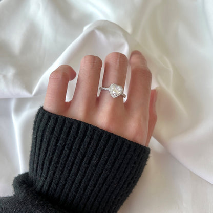 [Royal Jewelry]Eternity Splashy Romantic Heart Shape Lover Ring