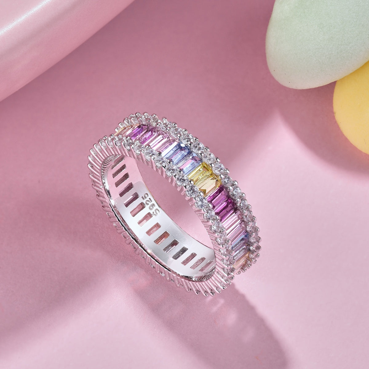 [Royal Jewelry]Dainty Kaleidoscopic Emerald Cut Daily Ring