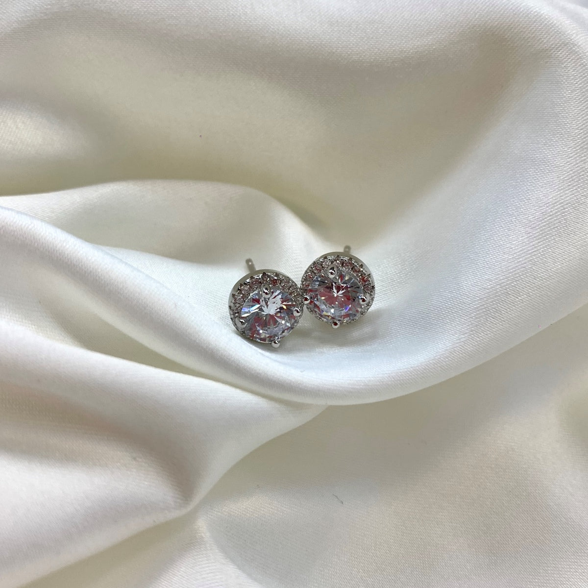 [Royal Jewelry]Classic Princess Round Shape Earrings