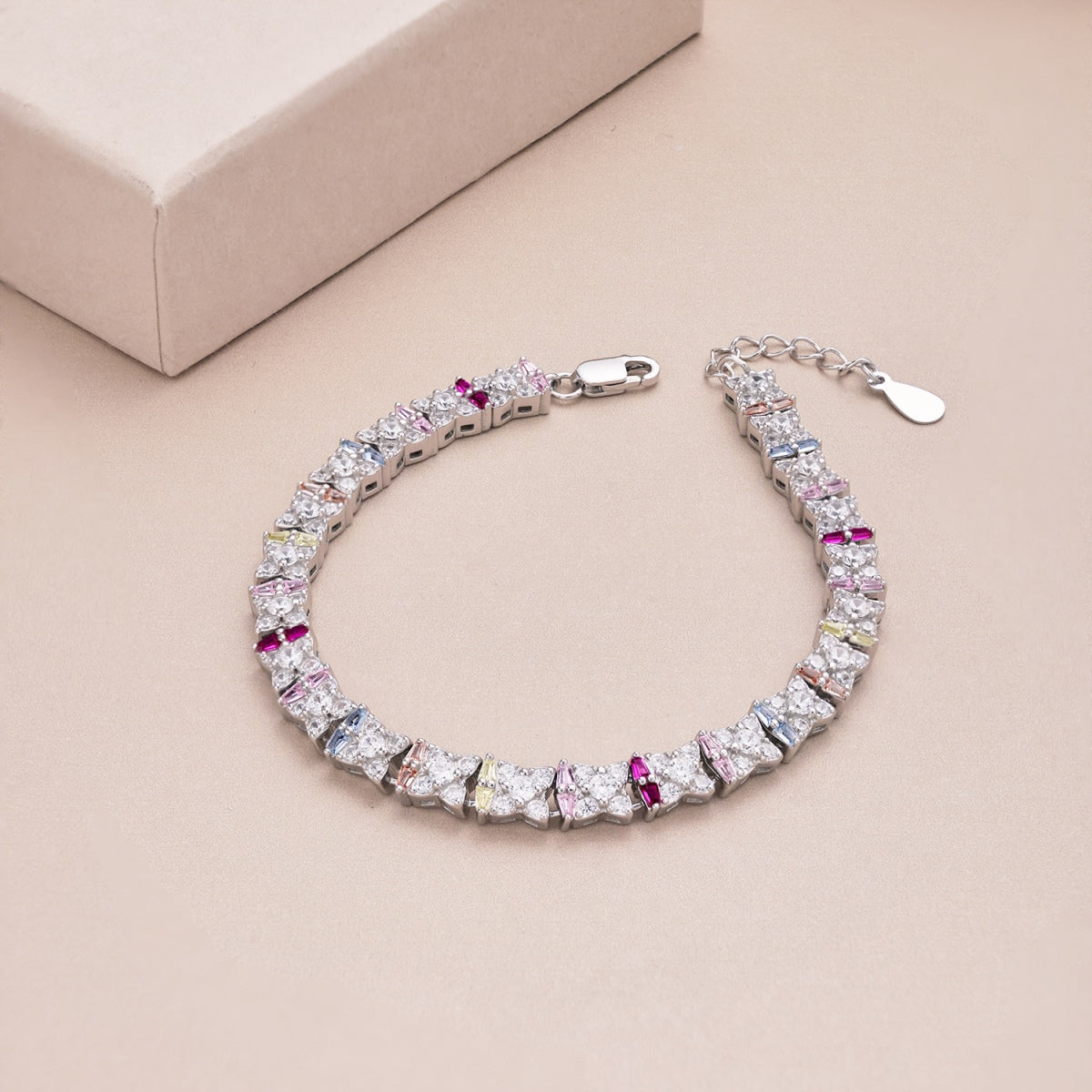 [Royal Jewelry]Unique Colorful Flower Shape Daily Bracelet