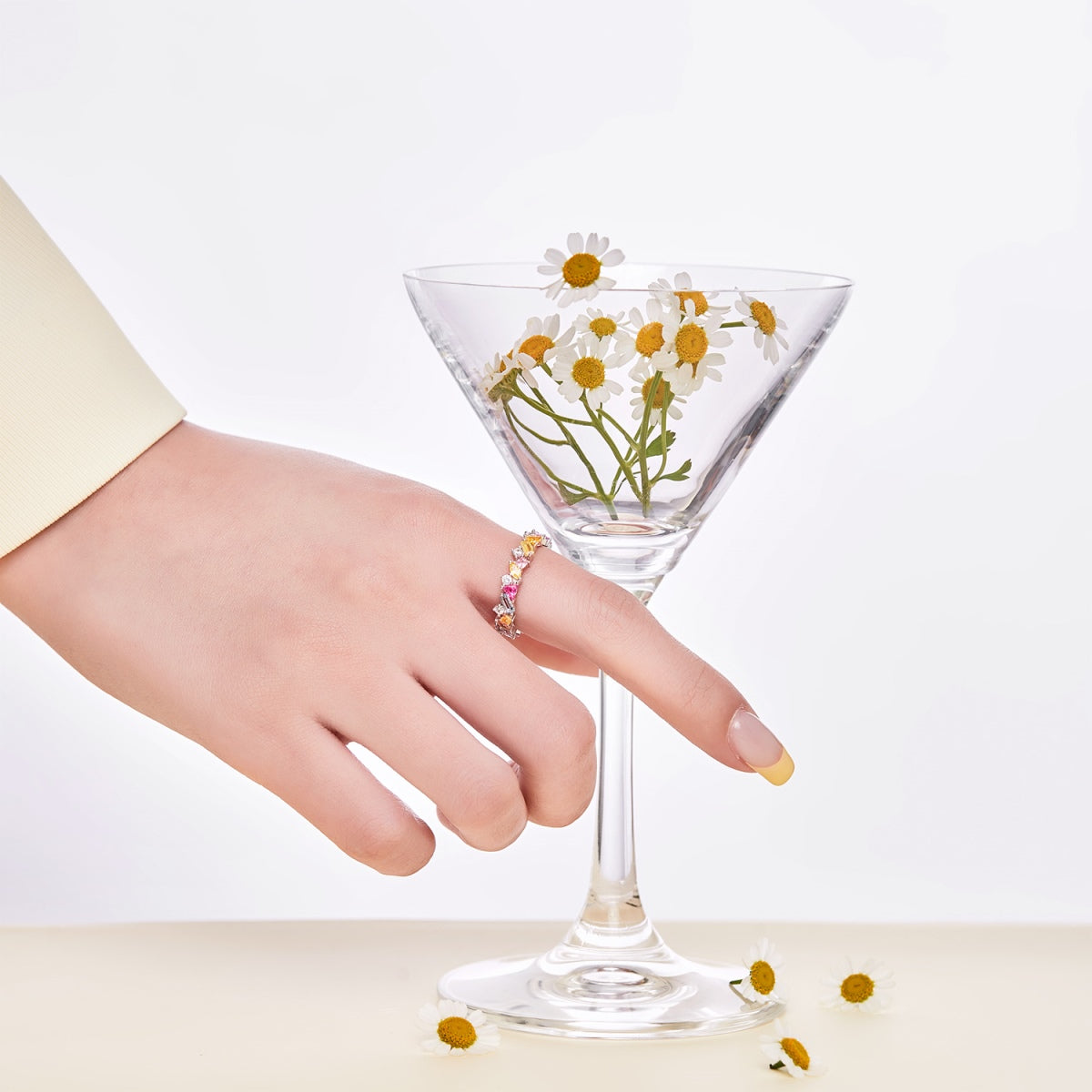 [Royal Jewelry]Dazzling Polychromatic Multi cut Daily Ring