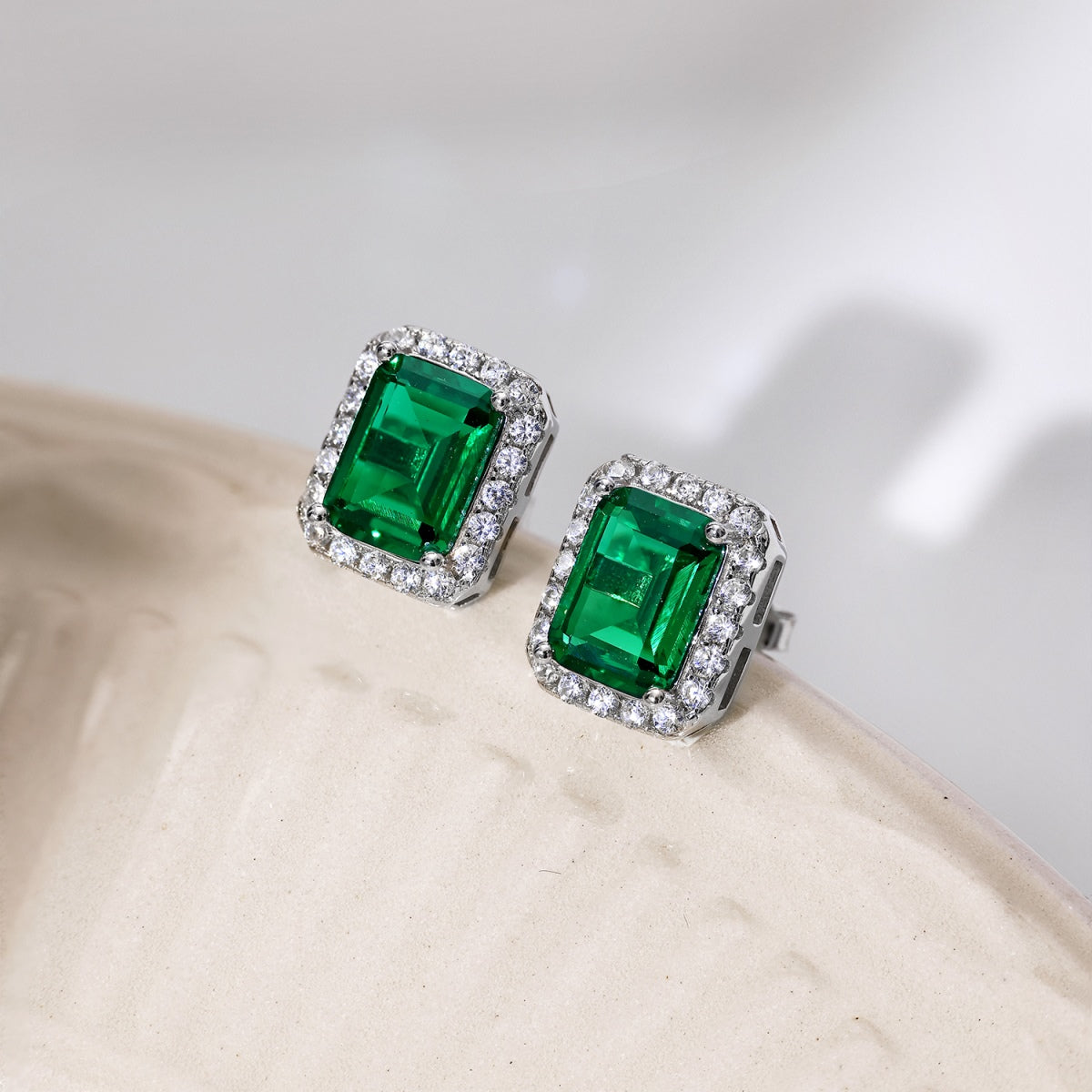 [Royal Jewelry]Luxurious Dainty Emerald Cut Banquet Earrings