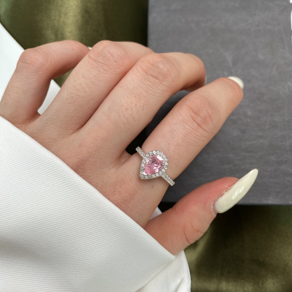 [Royal Jewelry]1.0 Carat Luxurious Resplendent Water Drop Shape Wedding Ring