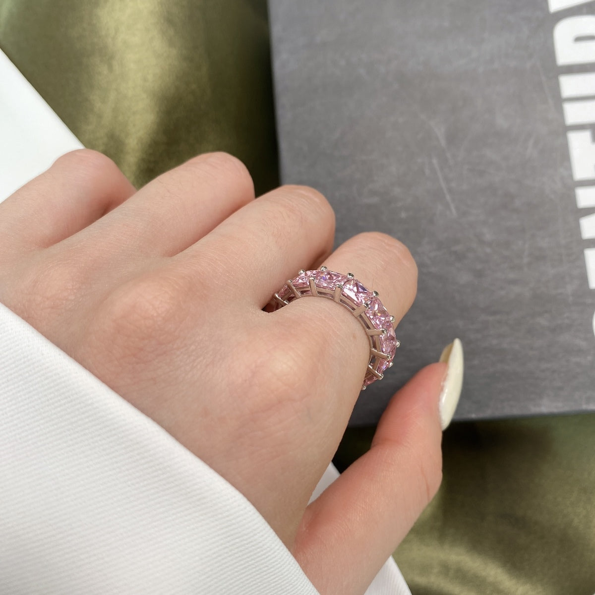 [Royal Jewelry]Elegant Princess Cut Tennis Ring