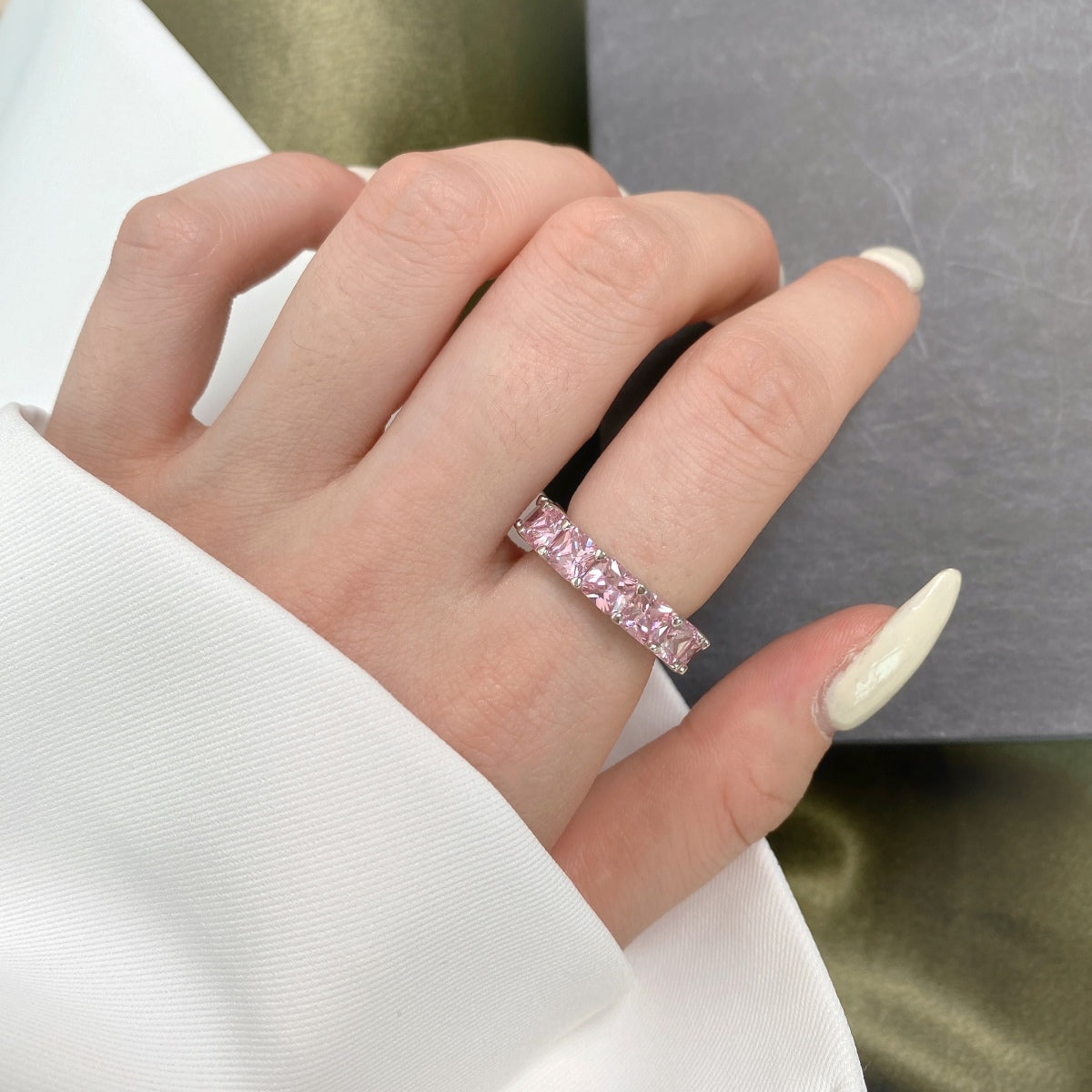 [Royal Jewelry]Elegant Princess Cut Tennis Ring