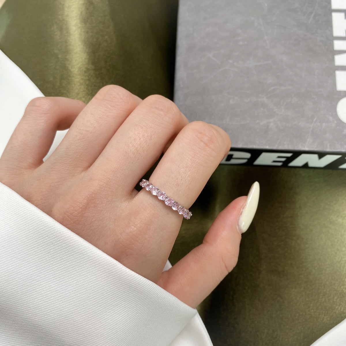 [Royal Jewelry]Sparkling Round Cut Tennis Ring