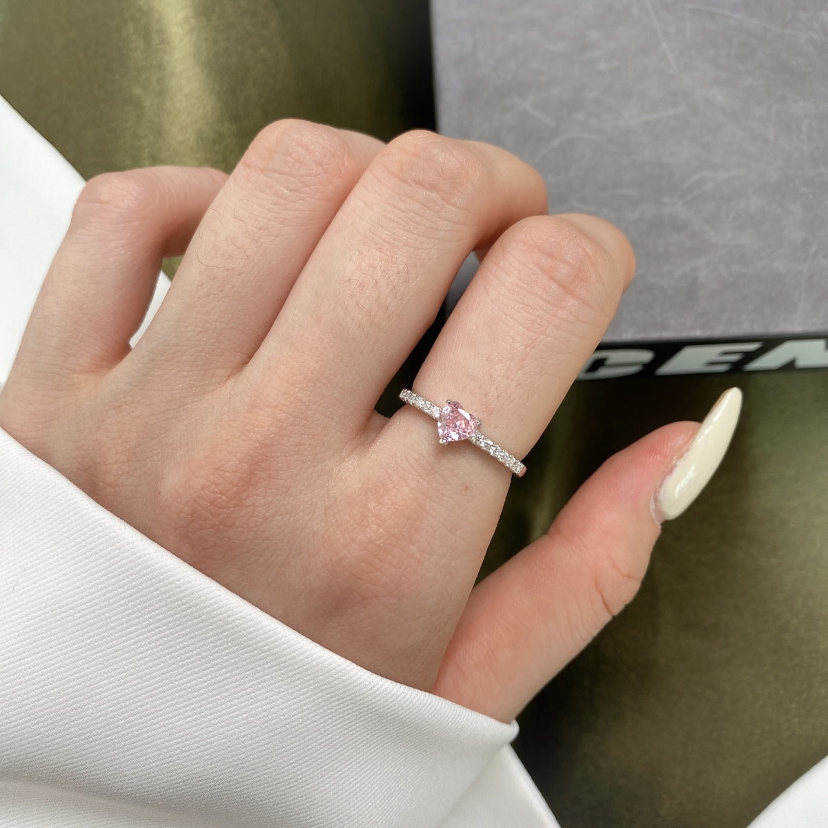 [Royal Jewelry]0.5 Carat CaratEternity Charming Heart Shape Lover Ring