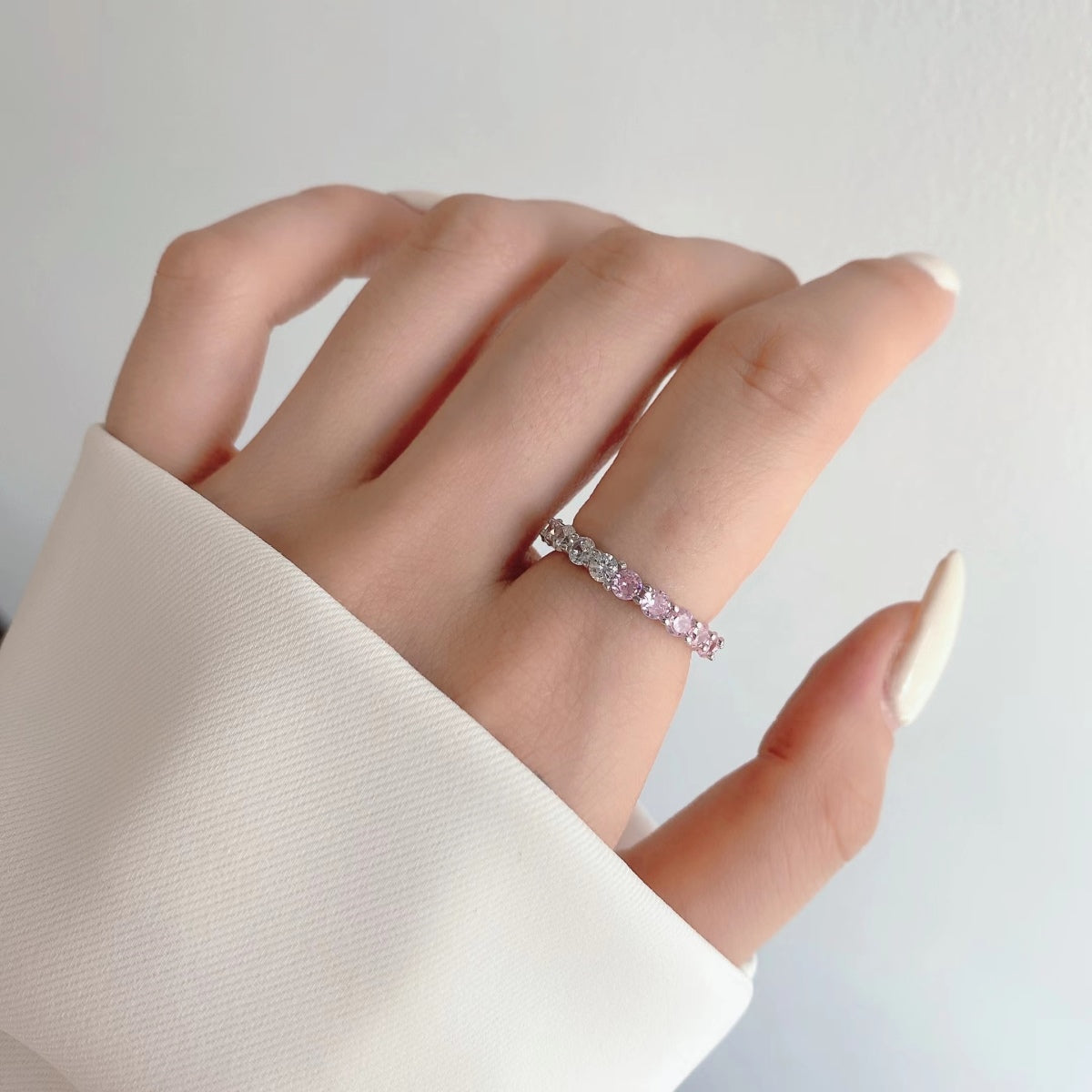[Royal Jewelry]Sparkling Round Cut Tennis Ring