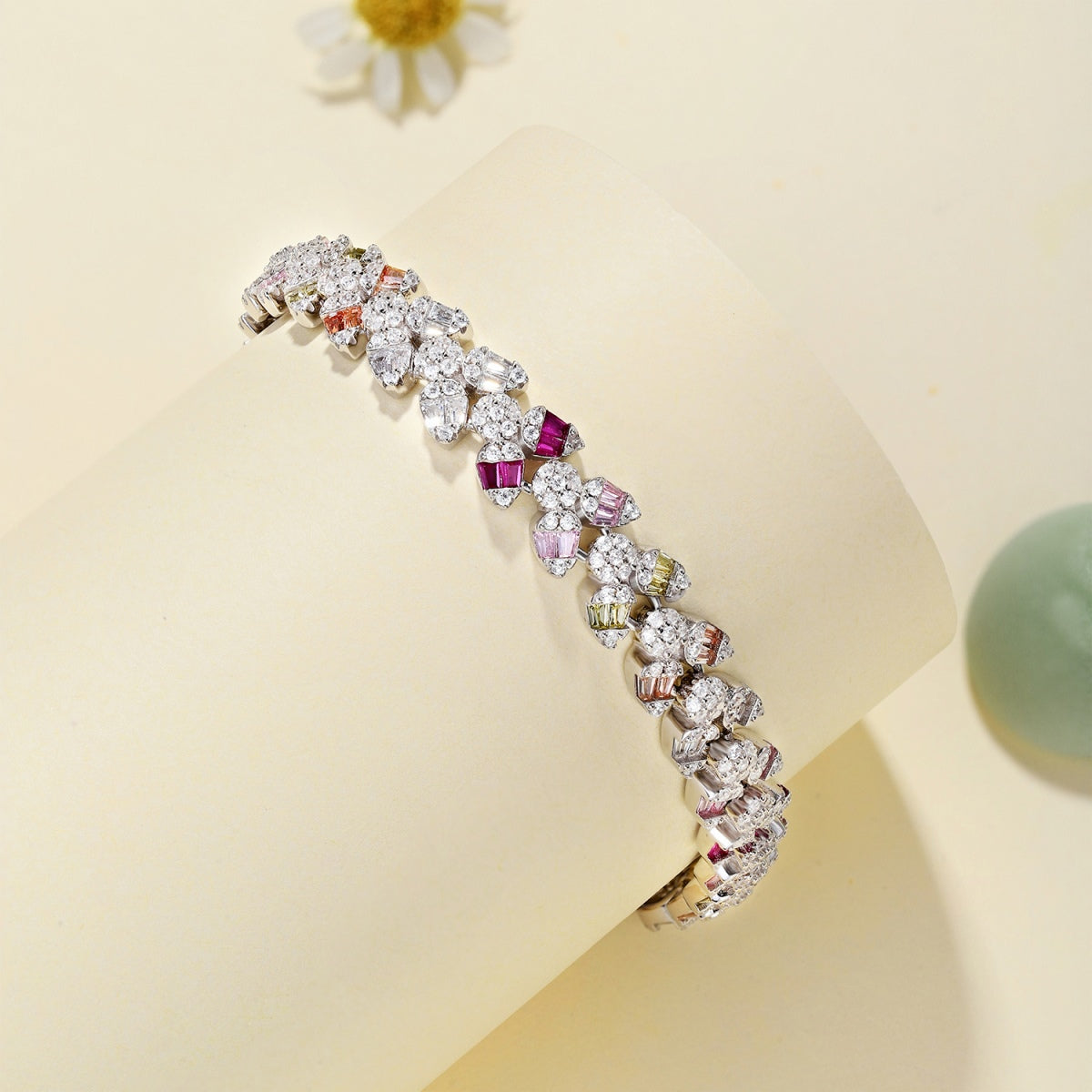 [Royal Jewelry]Dainty Exquisite Flower Shape Daily Bracelet