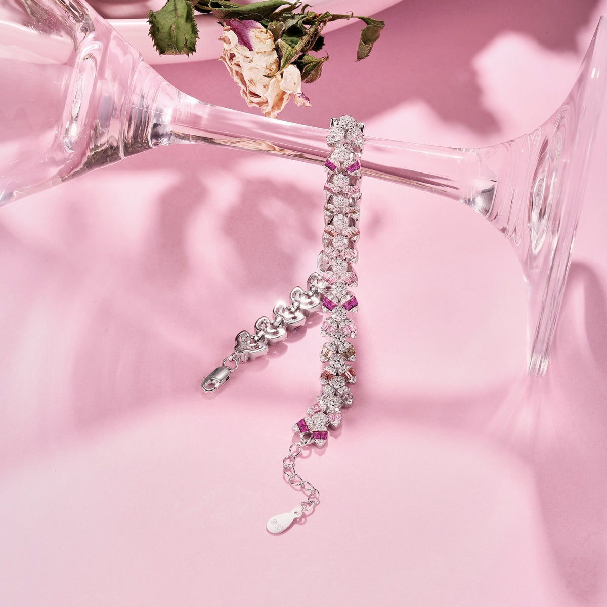 [Royal Jewelry]Dainty Exquisite Flower Shape Daily Bracelet