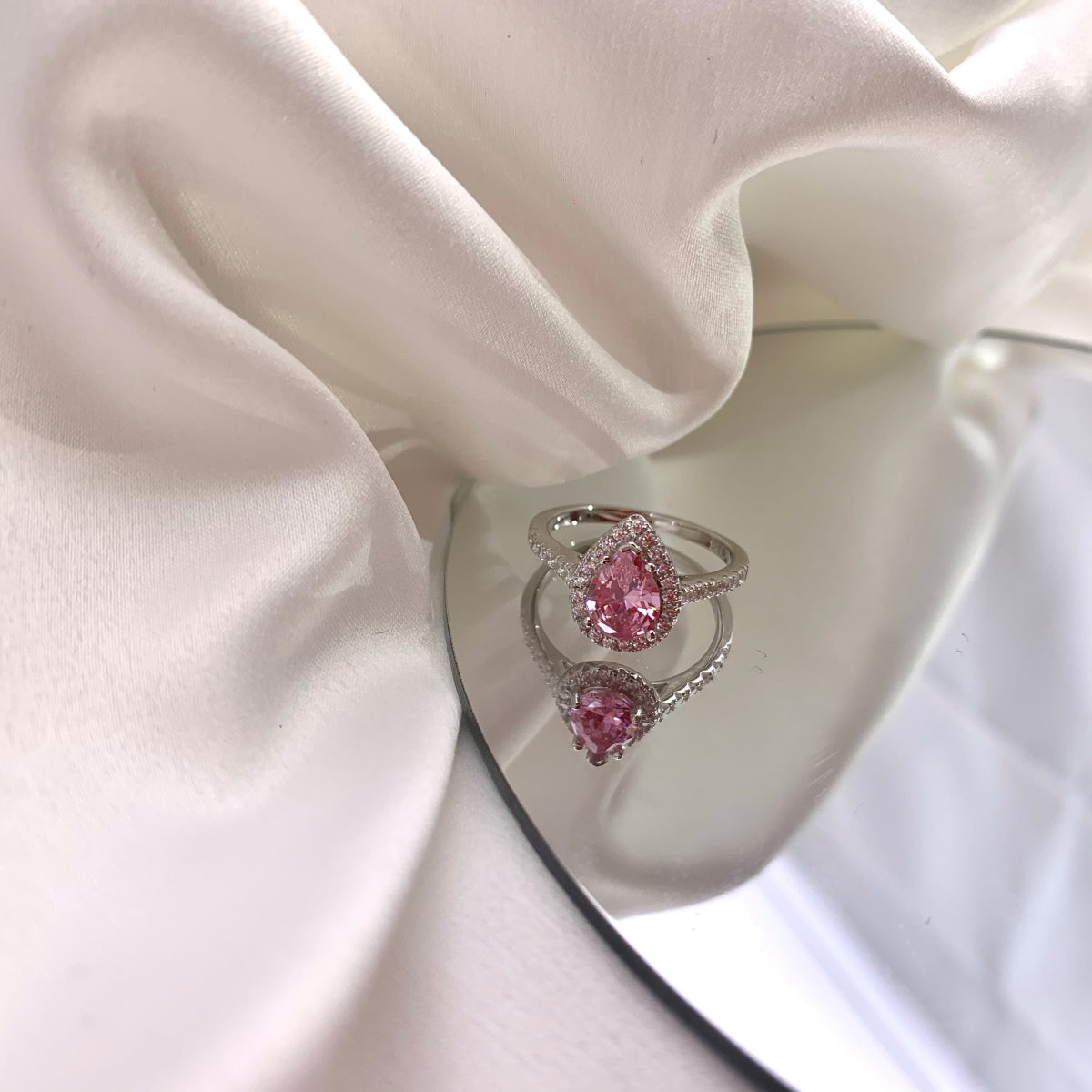[Royal Jewelry]1.0 Carat Luxurious Resplendent Water Drop Shape Wedding Ring