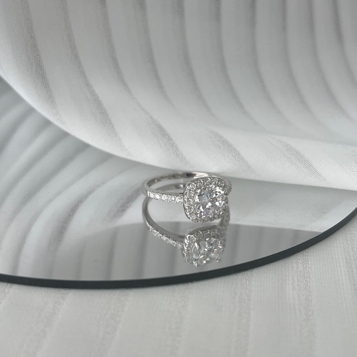 [Royal Jewelry]Dazzling Resplendent Round Cut Wedding Ring