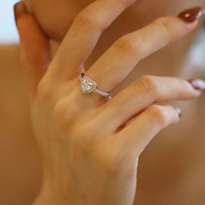[Royal Jewelry]Eternity Splashy Romantic Heart Shape Lover Ring