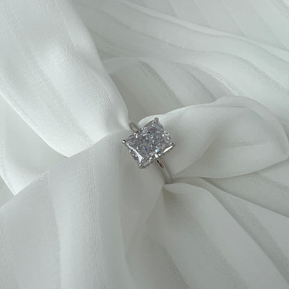 [Royal Jewelry]4.0 Carat Ornate Enchanting Radiand Cut Banquet Ring
