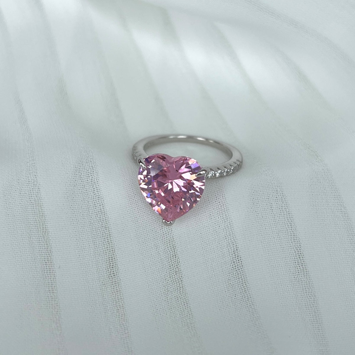 [Royal Jewelry]6.0 Carat Luxurious Sparkling Romantic Heart Cut Lover Ring