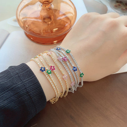 [Royal Jewelry]Sparkling Flower Shape Tennis Bracelet