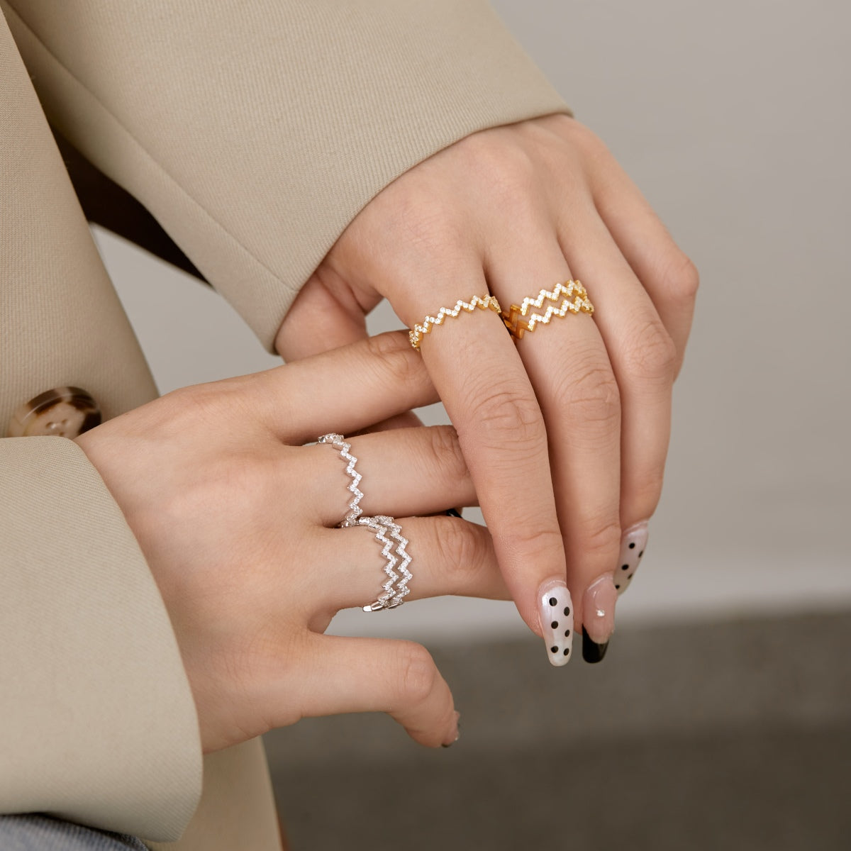 [Royal Jewelry]Delicate Enchanting Wave Shape Daily Ring