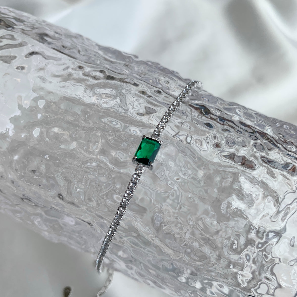 [Royal Jewelry]1.0 Carat Unique Emerald Cut Banquet Bracelet