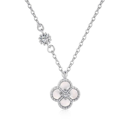 [Royal Jewelry]Delicate Flower Shape Necklace